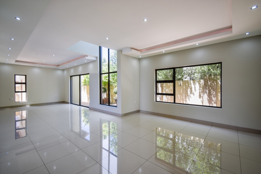 4 Bedroom Property for Sale in Blue Valley Golf Estate Gauteng