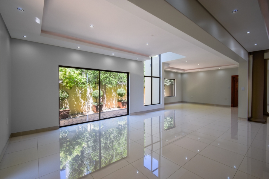 4 Bedroom Property for Sale in Blue Valley Golf Estate Gauteng