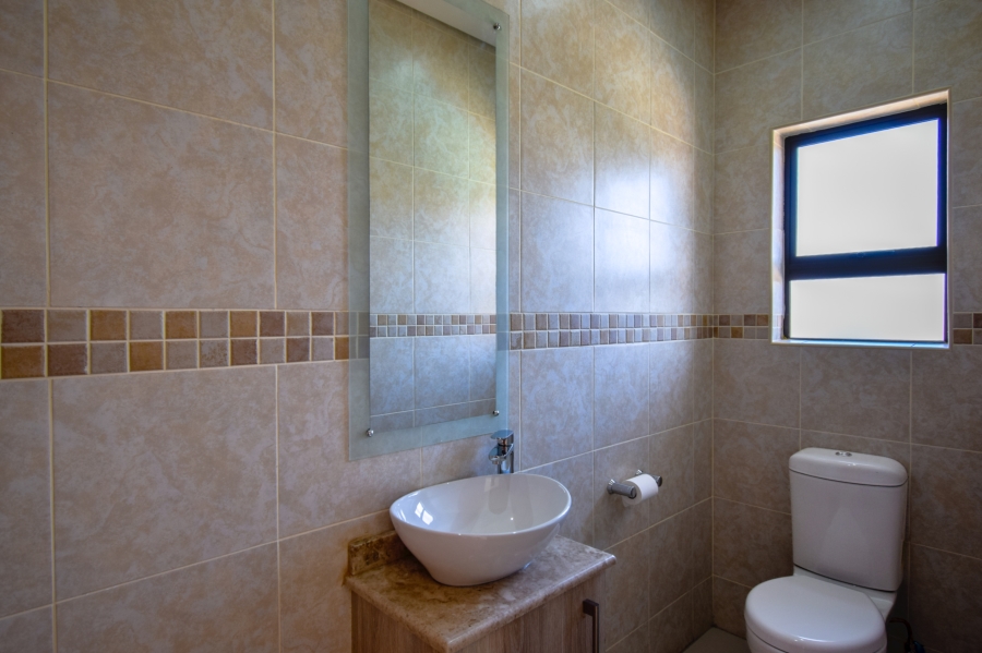 4 Bedroom Property for Sale in Blue Valley Golf Estate Gauteng