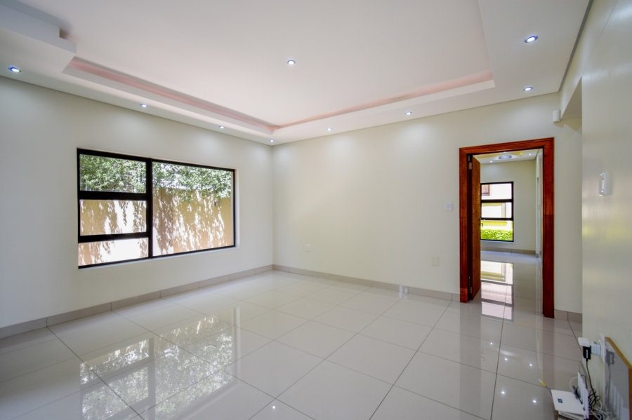 4 Bedroom Property for Sale in Blue Valley Golf Estate Gauteng