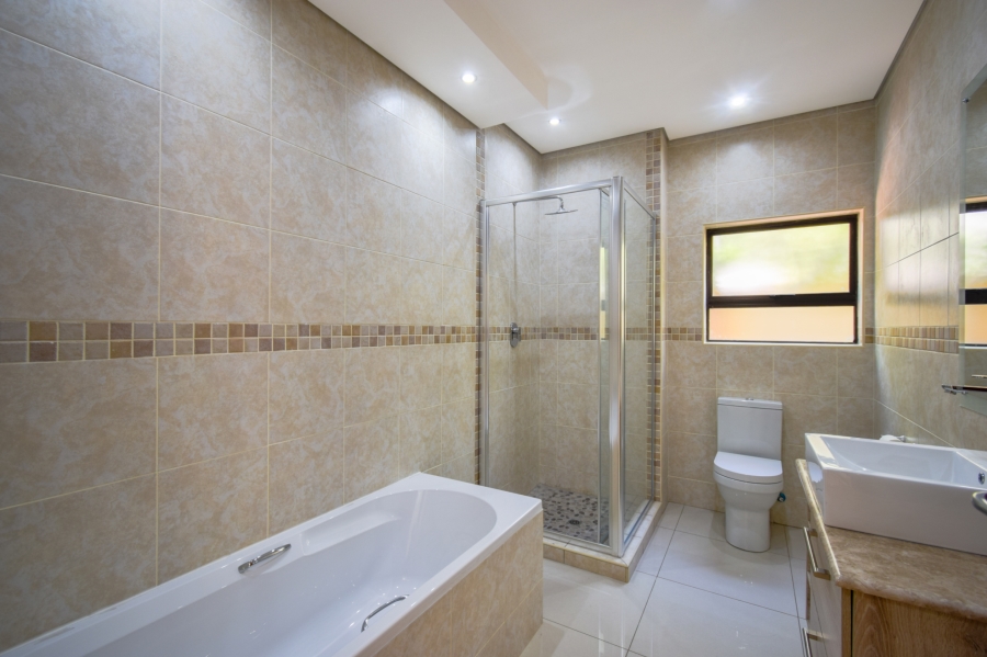 4 Bedroom Property for Sale in Blue Valley Golf Estate Gauteng