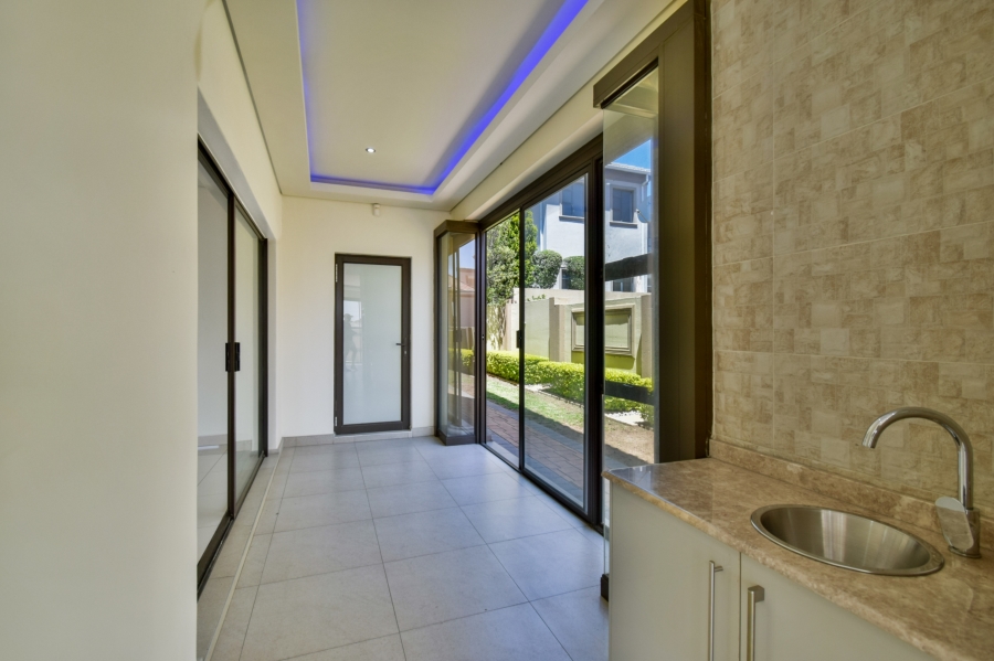 4 Bedroom Property for Sale in Blue Valley Golf Estate Gauteng