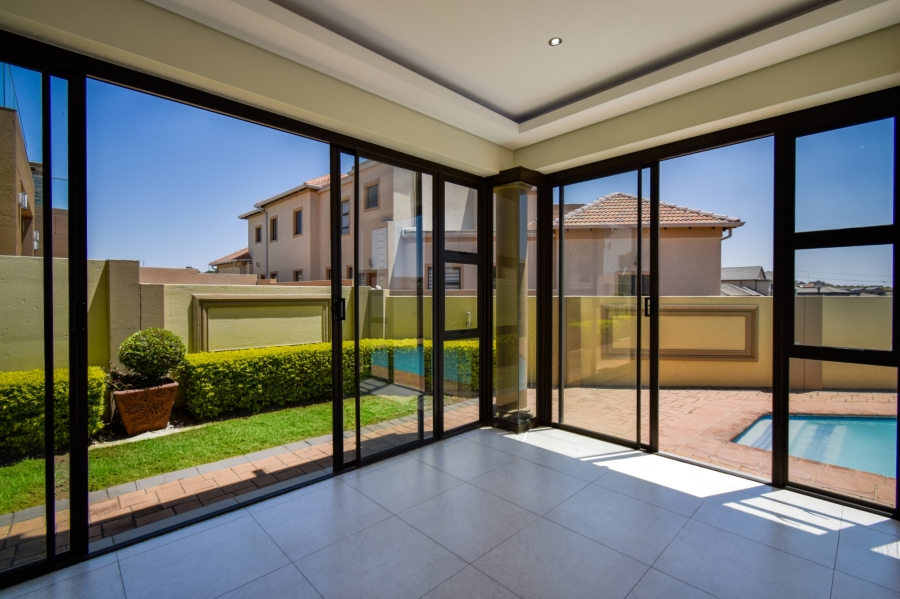 4 Bedroom Property for Sale in Blue Valley Golf Estate Gauteng