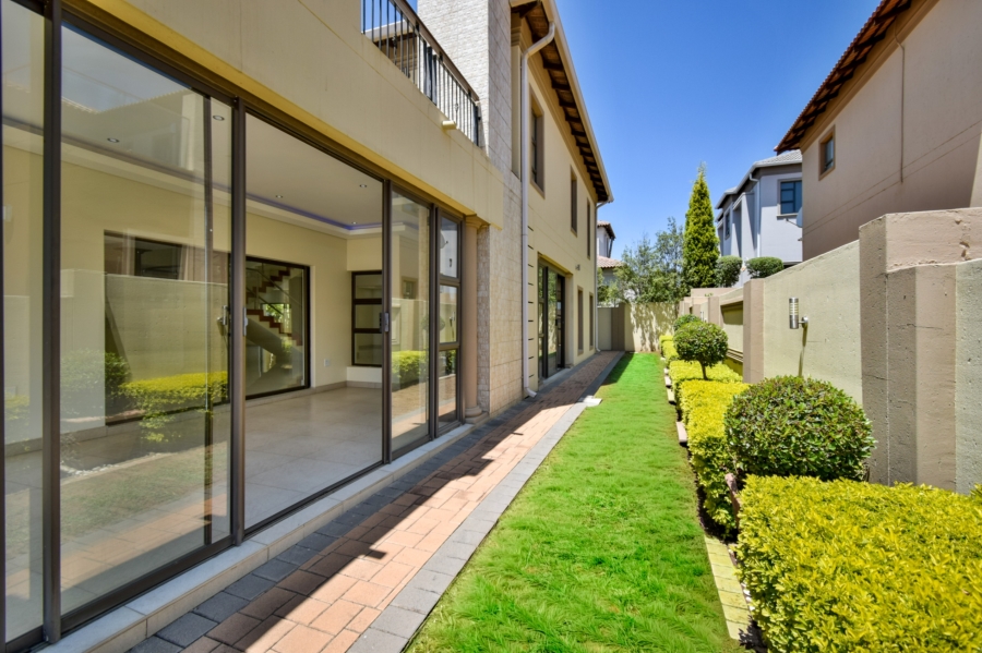 4 Bedroom Property for Sale in Blue Valley Golf Estate Gauteng