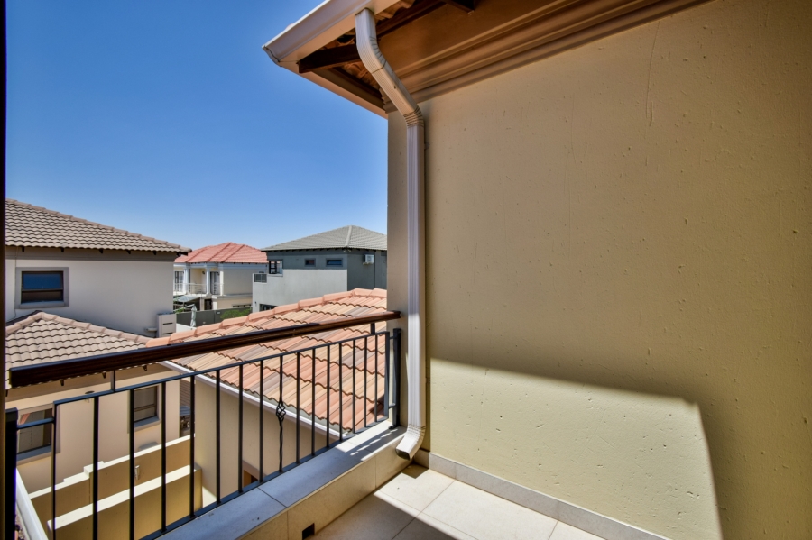 4 Bedroom Property for Sale in Blue Valley Golf Estate Gauteng