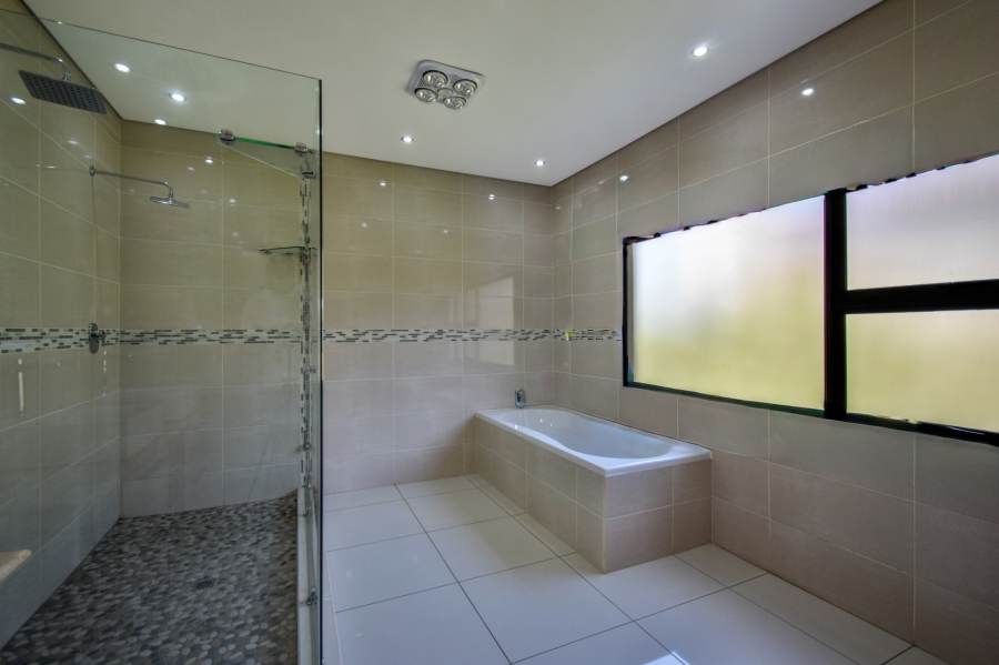 4 Bedroom Property for Sale in Blue Valley Golf Estate Gauteng