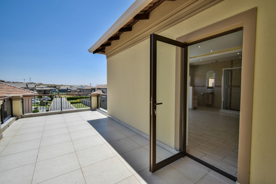 4 Bedroom Property for Sale in Blue Valley Golf Estate Gauteng