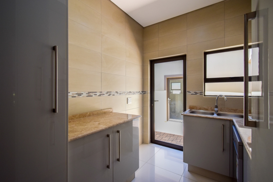 4 Bedroom Property for Sale in Blue Valley Golf Estate Gauteng