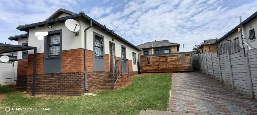 3 Bedroom Property for Sale in Mindalore Gauteng