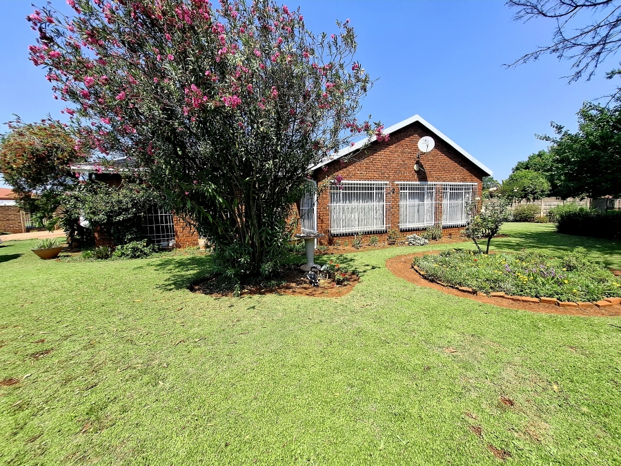 3 Bedroom Property for Sale in Dal Fouche Gauteng