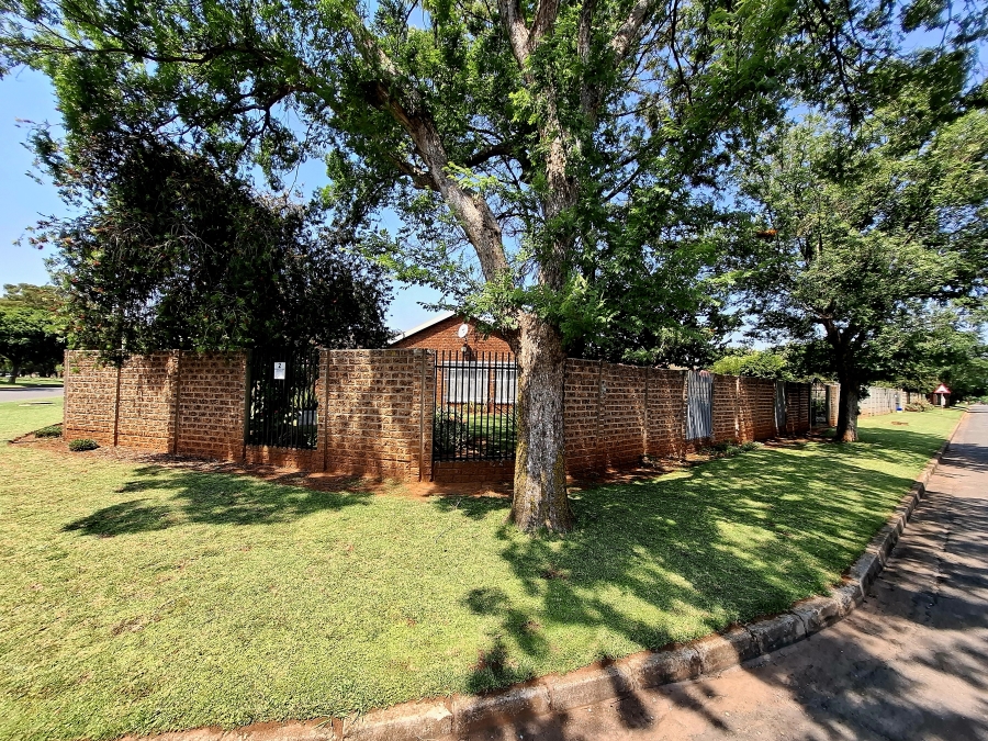 3 Bedroom Property for Sale in Dal Fouche Gauteng