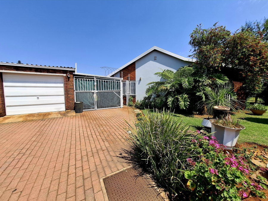 3 Bedroom Property for Sale in Dal Fouche Gauteng