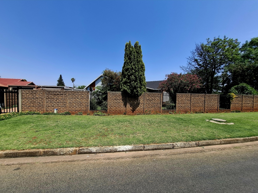 3 Bedroom Property for Sale in Dal Fouche Gauteng