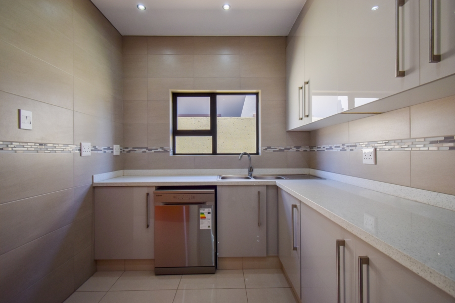 4 Bedroom Property for Sale in Blue Valley Golf Estate Gauteng