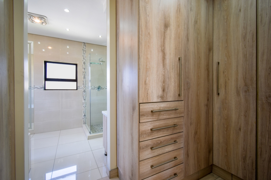 4 Bedroom Property for Sale in Blue Valley Golf Estate Gauteng