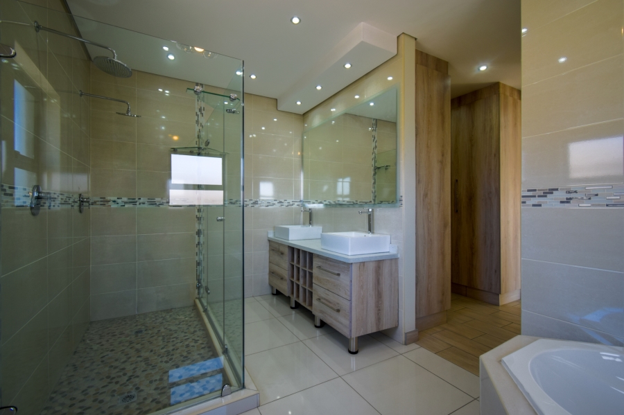 4 Bedroom Property for Sale in Blue Valley Golf Estate Gauteng