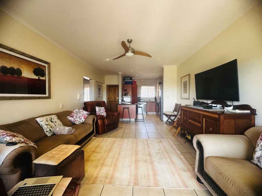 2 Bedroom Property for Sale in Sonneveld Gauteng