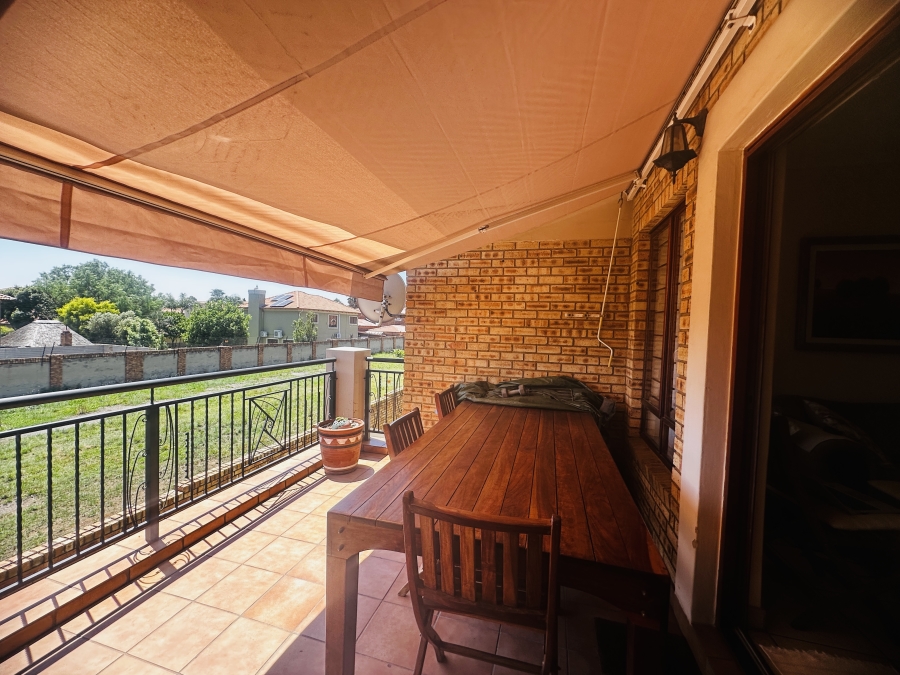 2 Bedroom Property for Sale in Sonneveld Gauteng