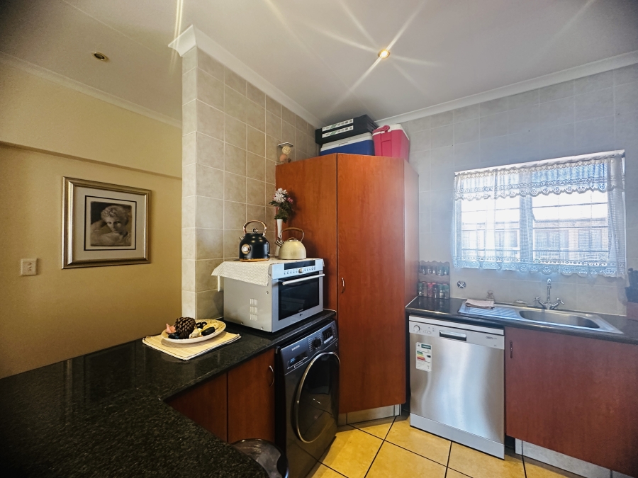 2 Bedroom Property for Sale in Sonneveld Gauteng