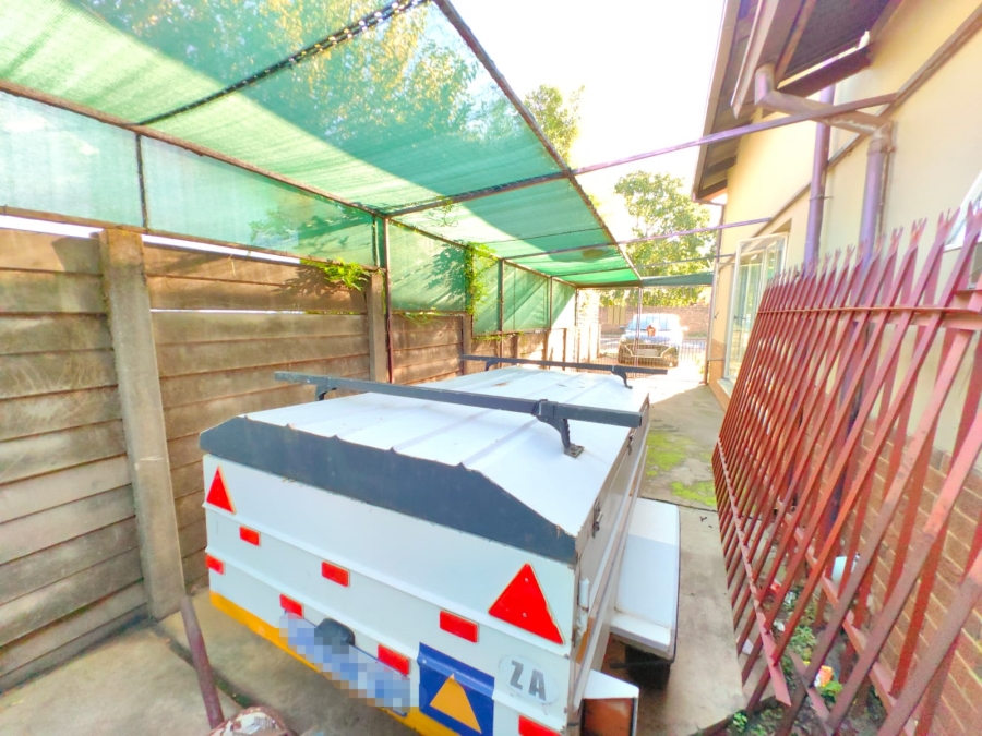 3 Bedroom Property for Sale in Jan Niemand Park Gauteng