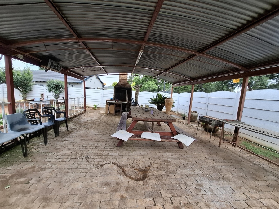 3 Bedroom Property for Sale in Dal Fouche Gauteng