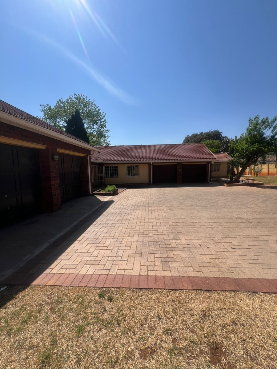 4 Bedroom Property for Sale in Bedfordview Gauteng
