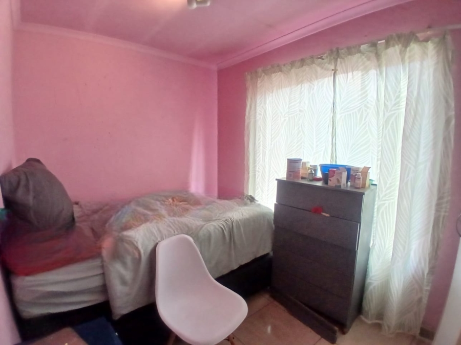 2 Bedroom Property for Sale in Chloorkop Gauteng