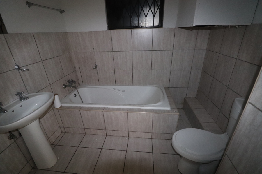 To Let 2 Bedroom Property for Rent in Birchleigh Gauteng