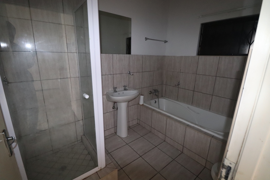 To Let 2 Bedroom Property for Rent in Birchleigh Gauteng