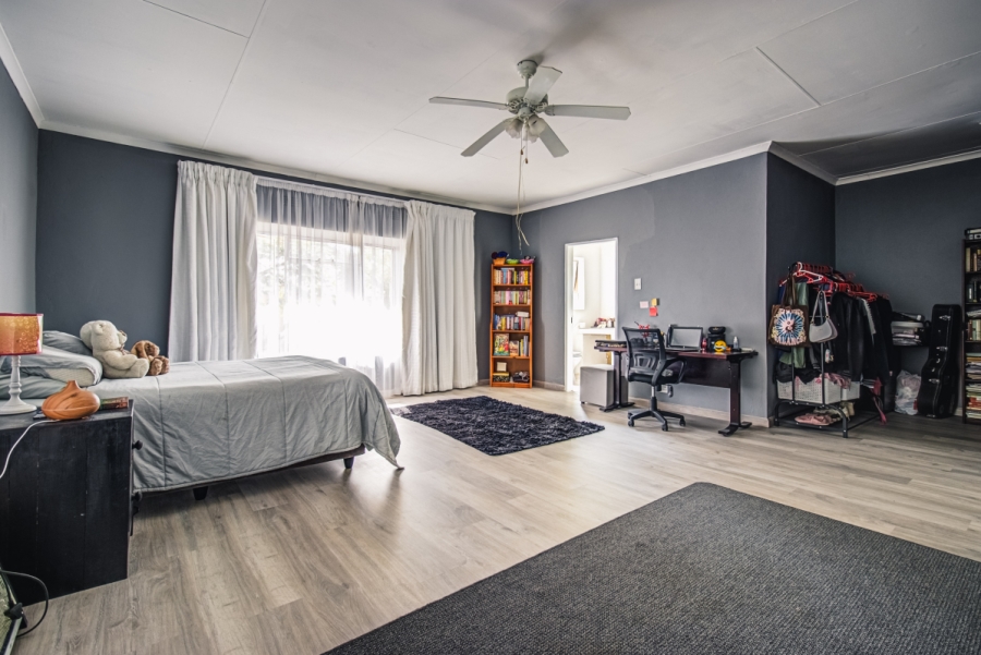 4 Bedroom Property for Sale in Isandovale Gauteng