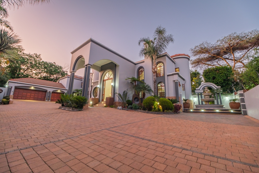 5 Bedroom Property for Sale in Hurlingham Manor Gauteng