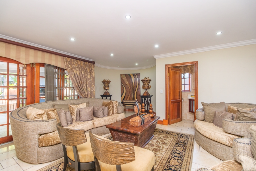 5 Bedroom Property for Sale in Hurlingham Manor Gauteng