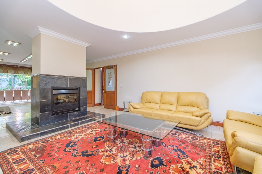 5 Bedroom Property for Sale in Hurlingham Manor Gauteng