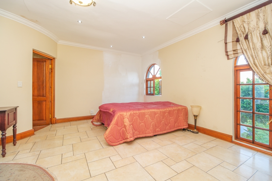 5 Bedroom Property for Sale in Hurlingham Manor Gauteng