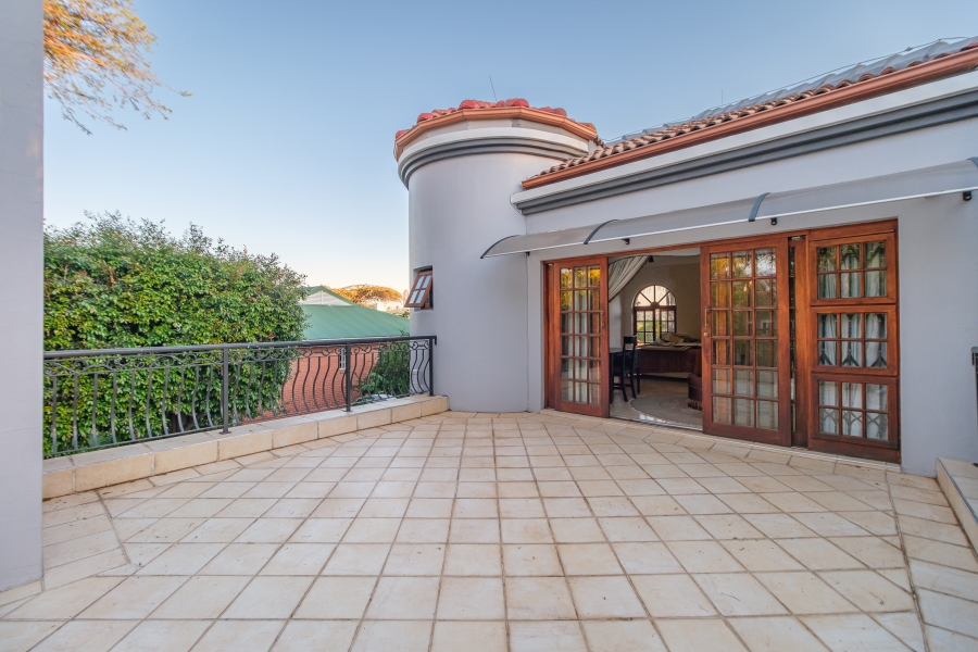 5 Bedroom Property for Sale in Hurlingham Manor Gauteng