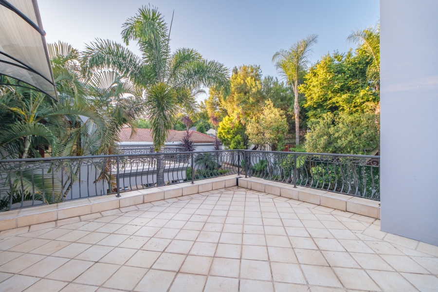 5 Bedroom Property for Sale in Hurlingham Manor Gauteng