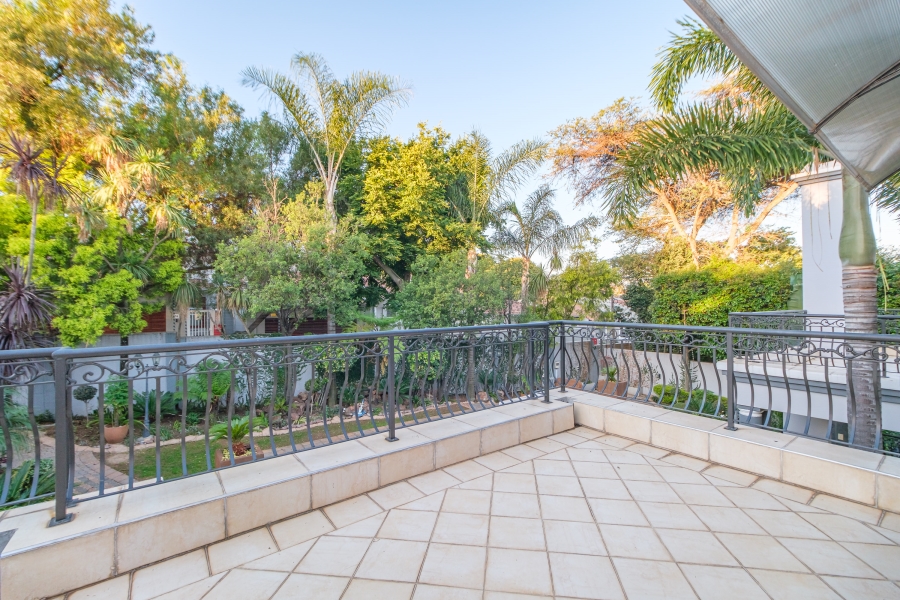 5 Bedroom Property for Sale in Hurlingham Manor Gauteng