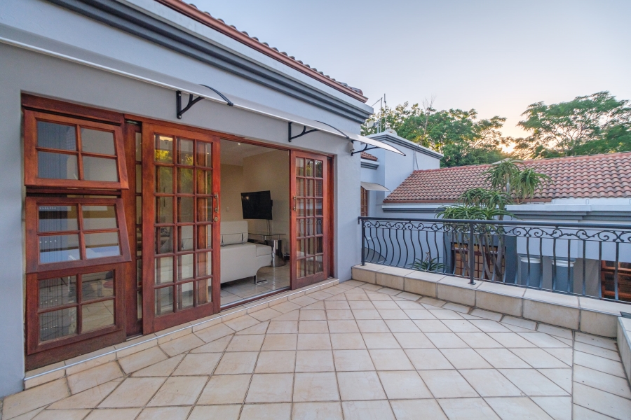 5 Bedroom Property for Sale in Hurlingham Manor Gauteng