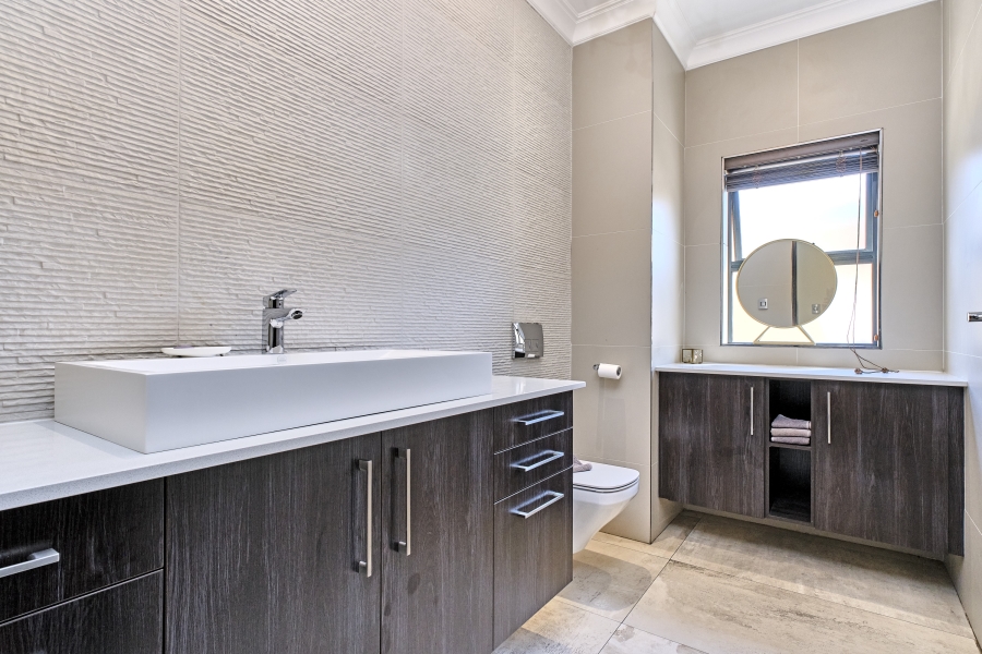 To Let 5 Bedroom Property for Rent in Waterfall Country Estate Gauteng