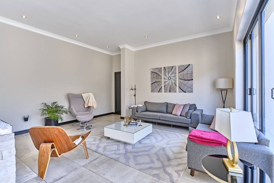 To Let 5 Bedroom Property for Rent in Waterfall Country Estate Gauteng