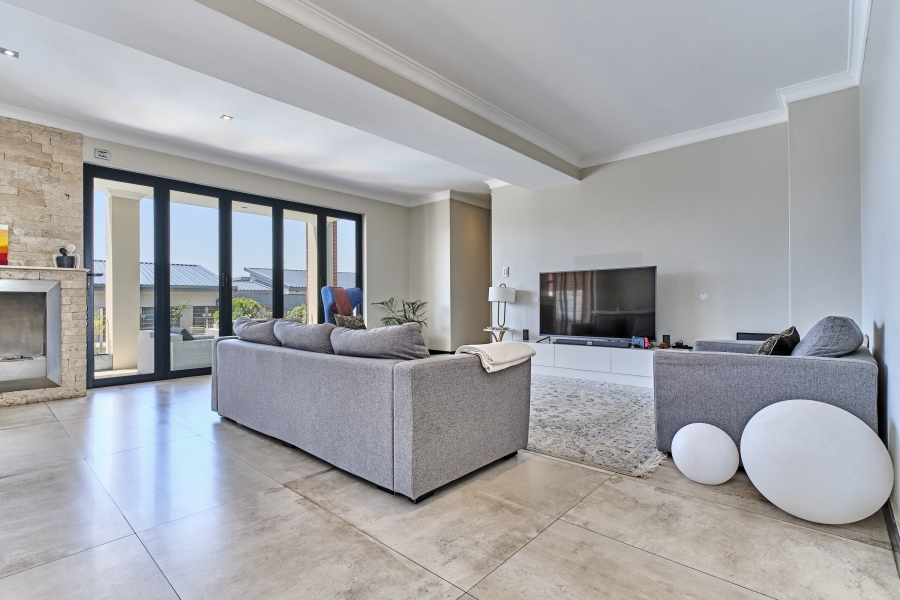 To Let 5 Bedroom Property for Rent in Waterfall Country Estate Gauteng