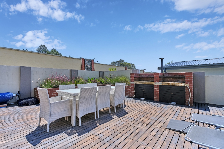 To Let 5 Bedroom Property for Rent in Waterfall Country Estate Gauteng