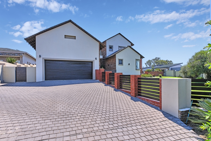 To Let 5 Bedroom Property for Rent in Waterfall Country Estate Gauteng