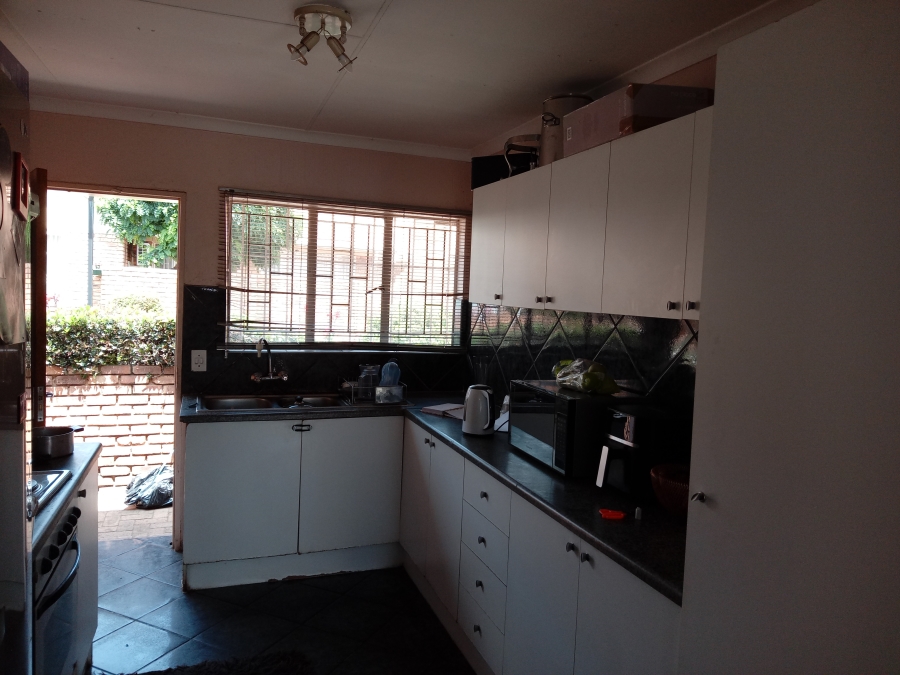 To Let 3 Bedroom Property for Rent in Selcourt Gauteng
