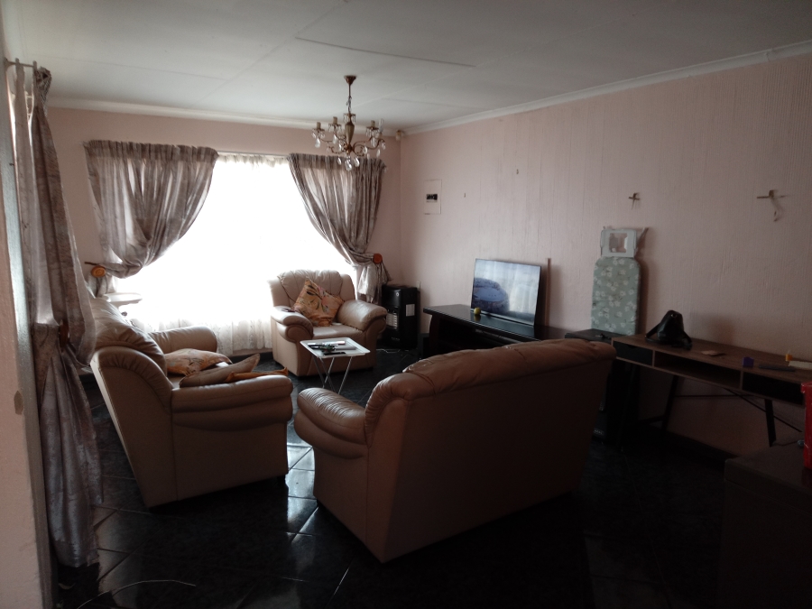 To Let 3 Bedroom Property for Rent in Selcourt Gauteng