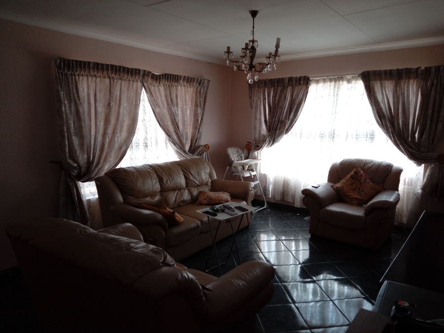 To Let 3 Bedroom Property for Rent in Selcourt Gauteng
