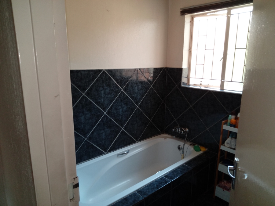 To Let 3 Bedroom Property for Rent in Selcourt Gauteng