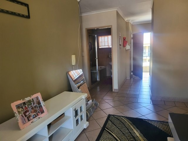 2 Bedroom Property for Sale in Selcourt Gauteng