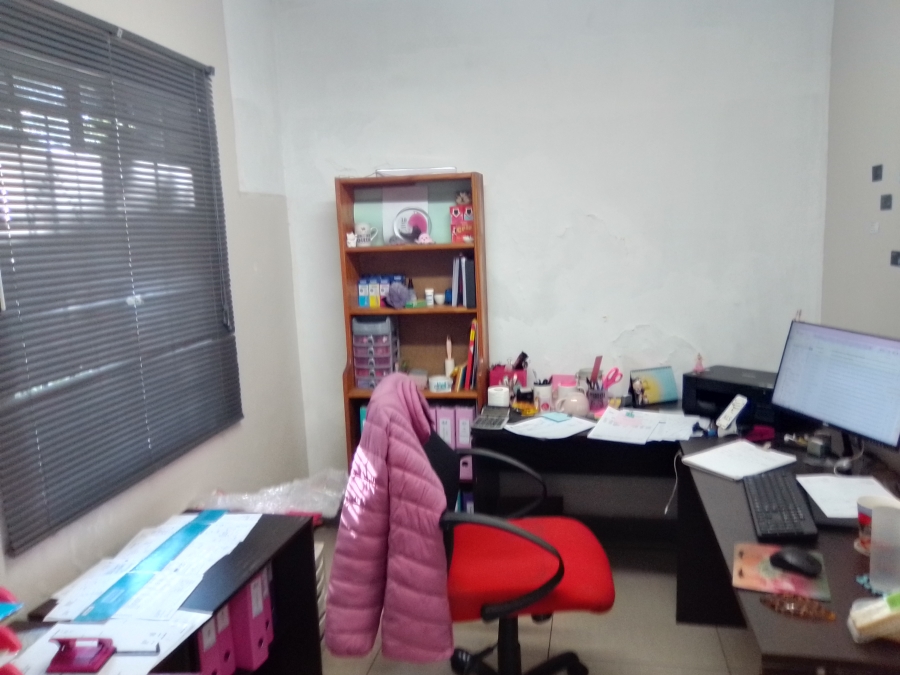 6 Bedroom Property for Sale in Edendale Gauteng