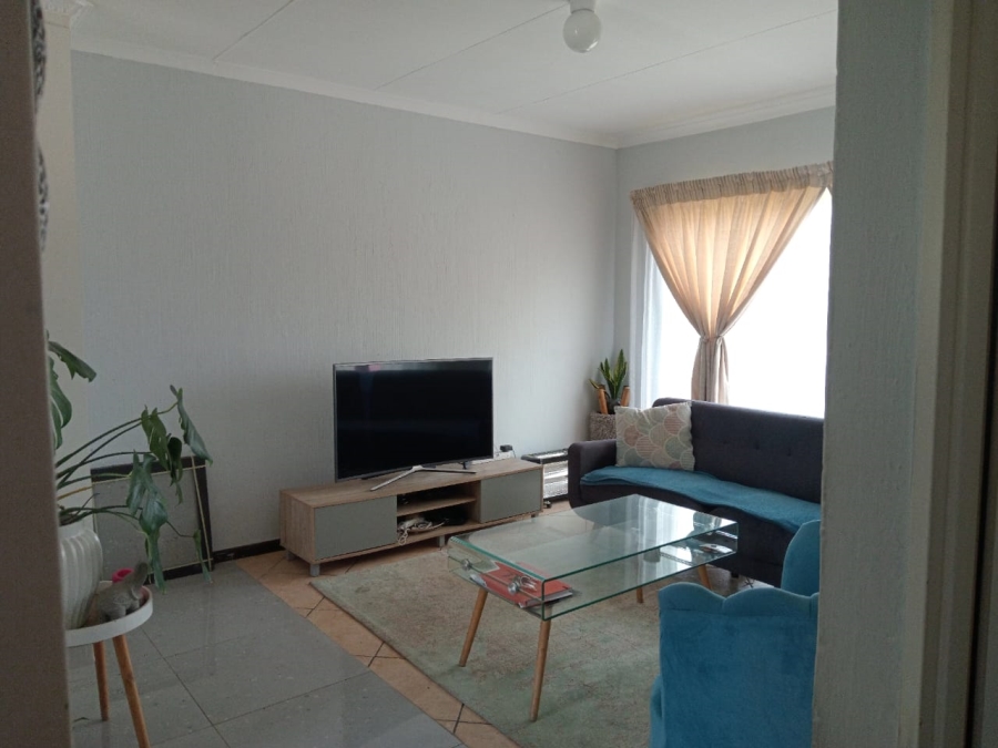 2 Bedroom Property for Sale in Wilgeheuwel Gauteng